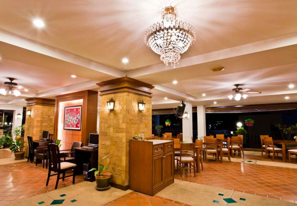 Jiraporn Hill Resort Patong 3*