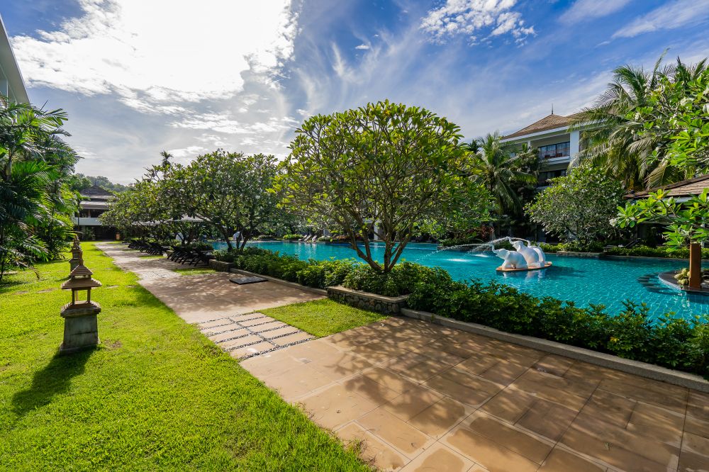 Naithonburi Resort 4*