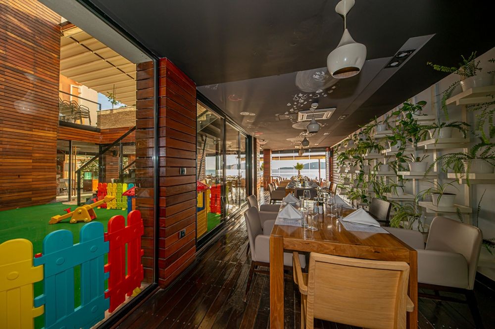 Aleksandar Hotel Restaurant & Wine Bar 4*