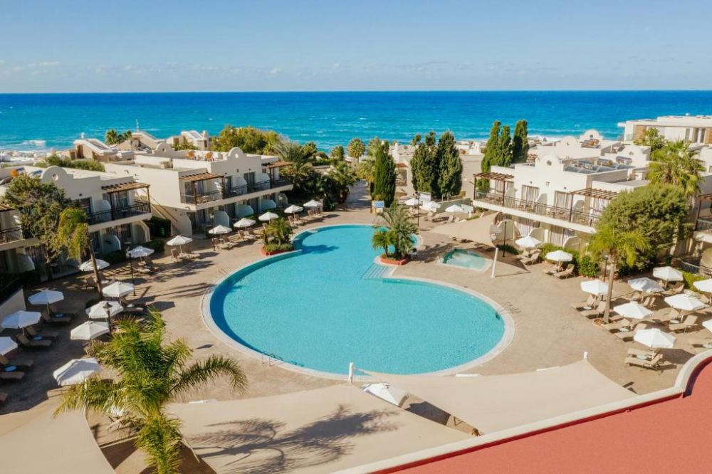 Louis Paphos Breeze 4+