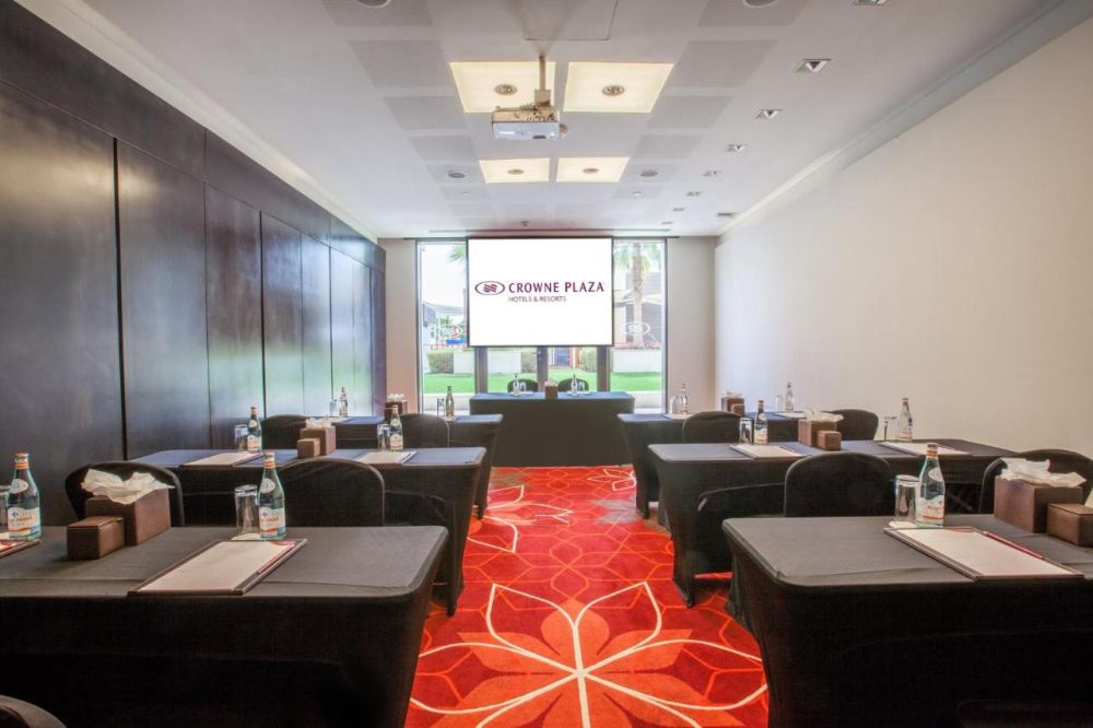 Crowne Plaza Abu Dhabi Yas Island 5*