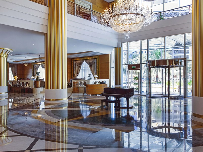 Corniche Hotel Abu Dhabi 3*