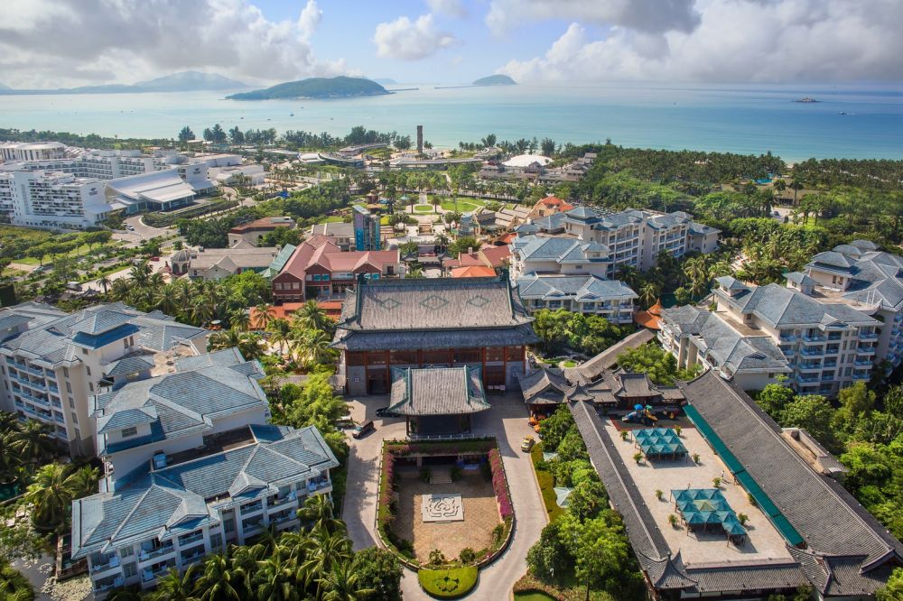 Swissotel & Grand Mercure Sanya Yalong Bay 5*