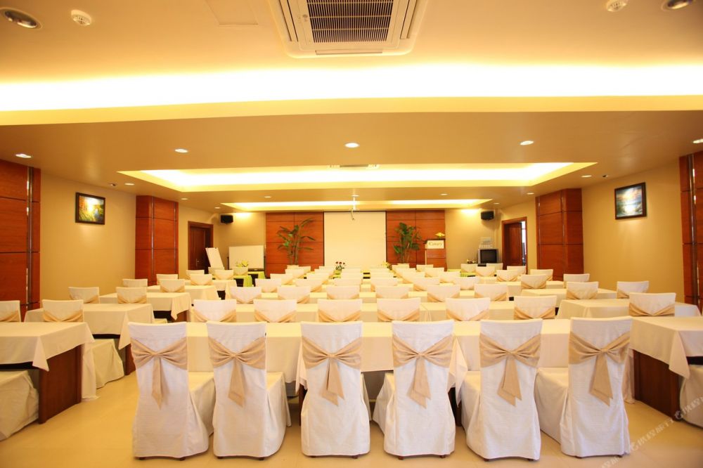 Canary Beach Resort 3*