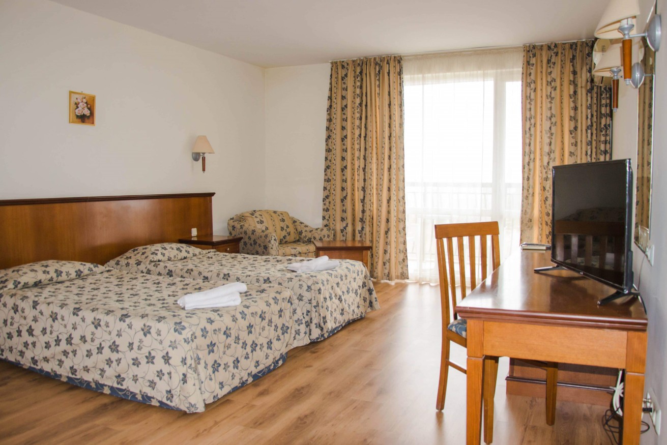 Yo Hotel St. Constantine 3*