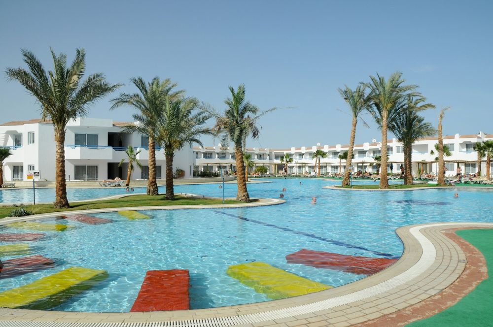 Dreams Vacations 4*