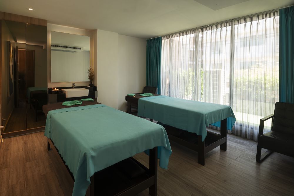 Cross Vibe Bangkok Sukhumvit Hotel 4*