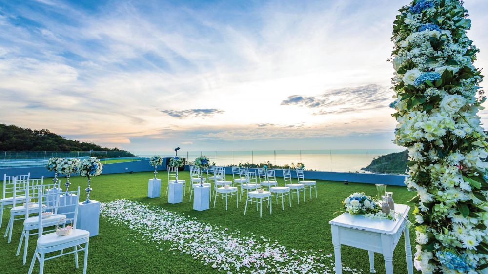 Crest Resort & Pool Villas 5*