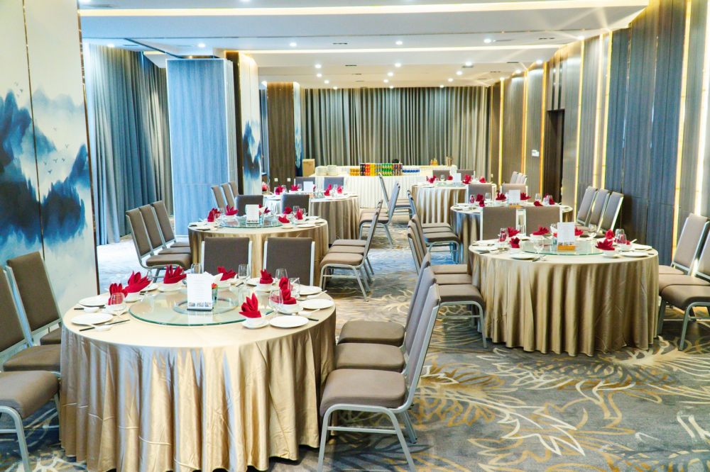 Peninsula Hotel Da Nang 5*