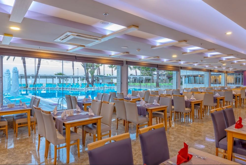 Sandy Beach 4*
