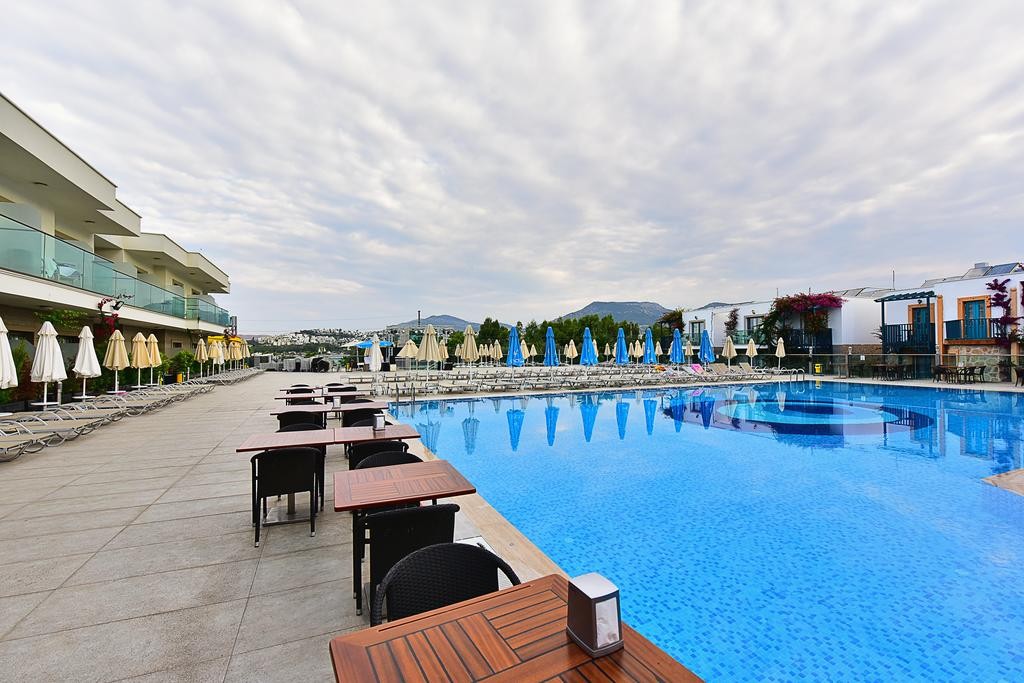 Jasmin Beach Hotel 4*