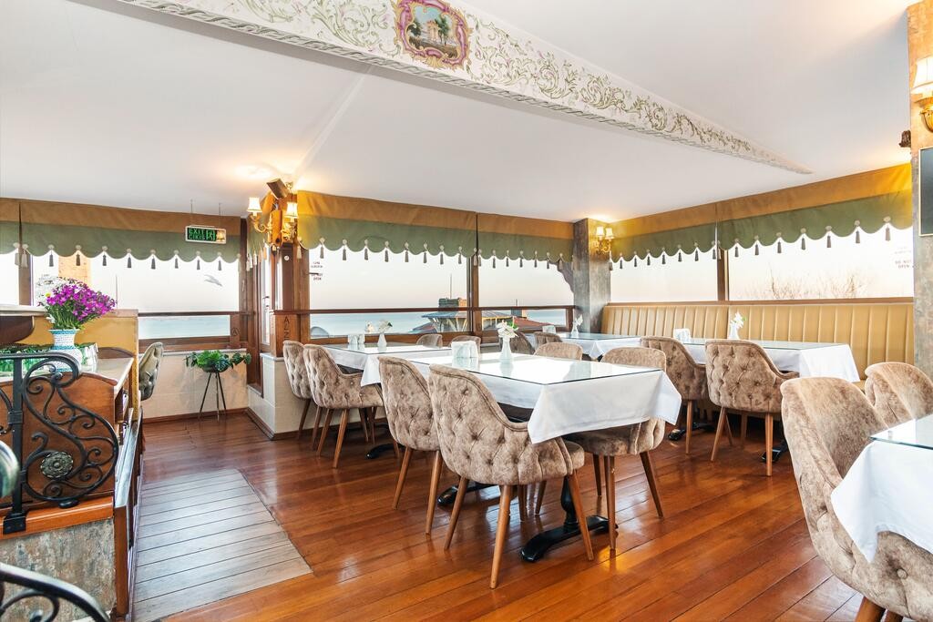 1207 Hotel (Ex. Alzer Hotel) 4*