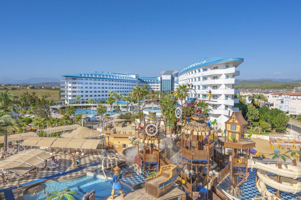 Crystal Admiral Aqua Collection (ex. Crystal Admiral Resort Suites & Spa) 5*