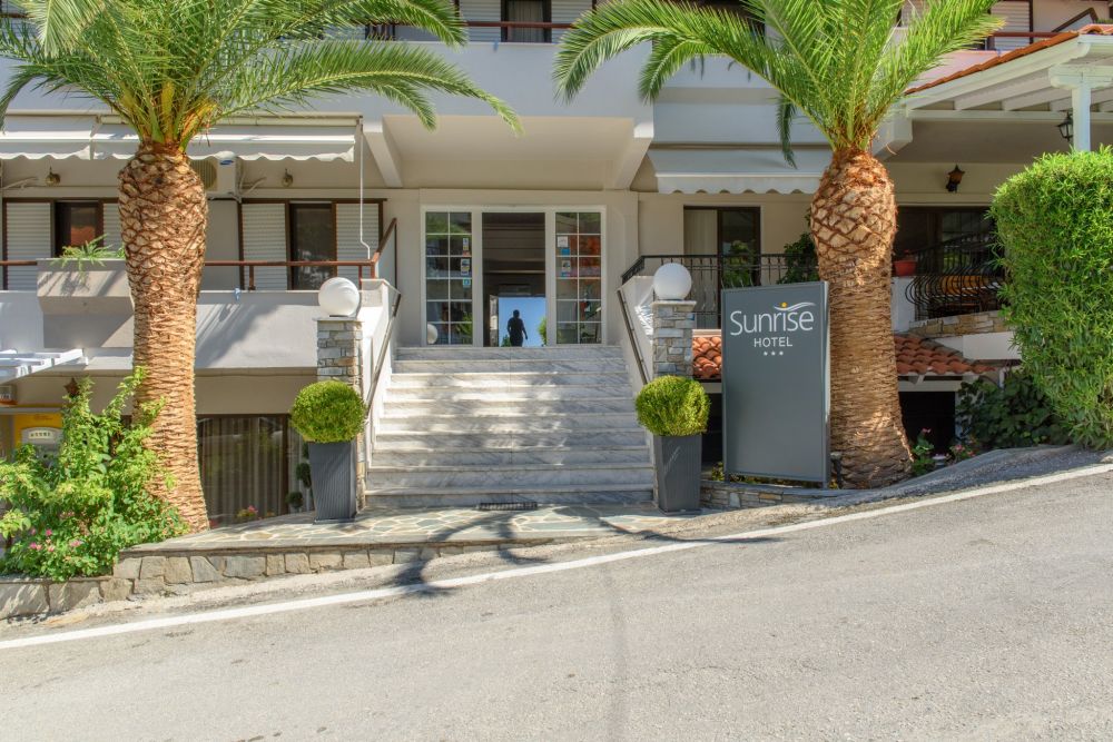 Sun Rise Hotel 3*
