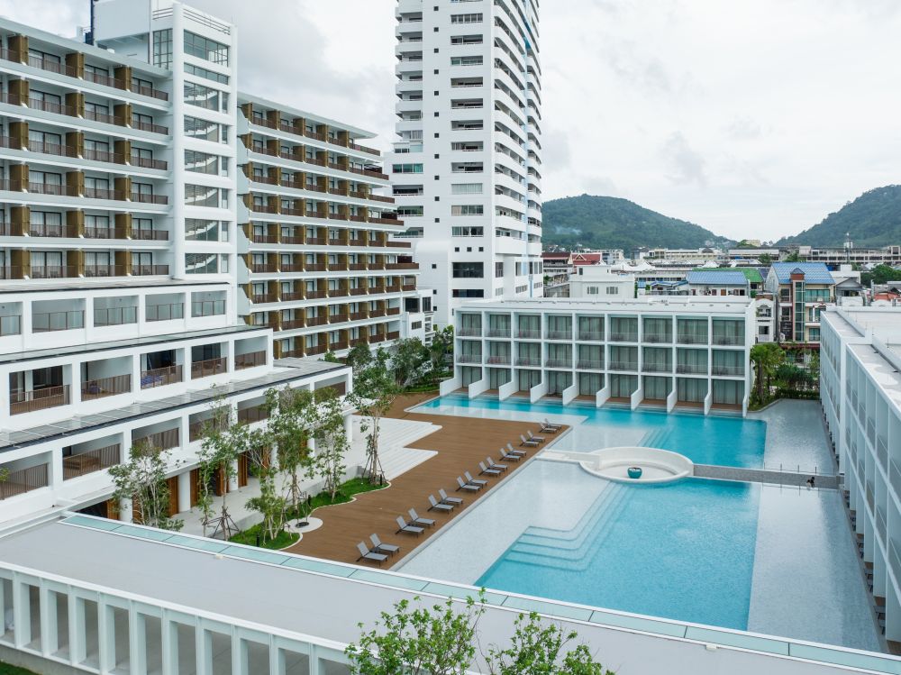 Patong Beach Hotel 4*