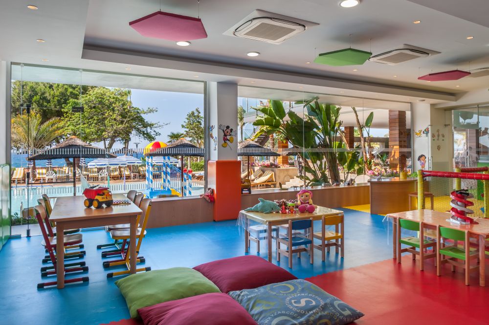 Amathus Beach Hotel 5*