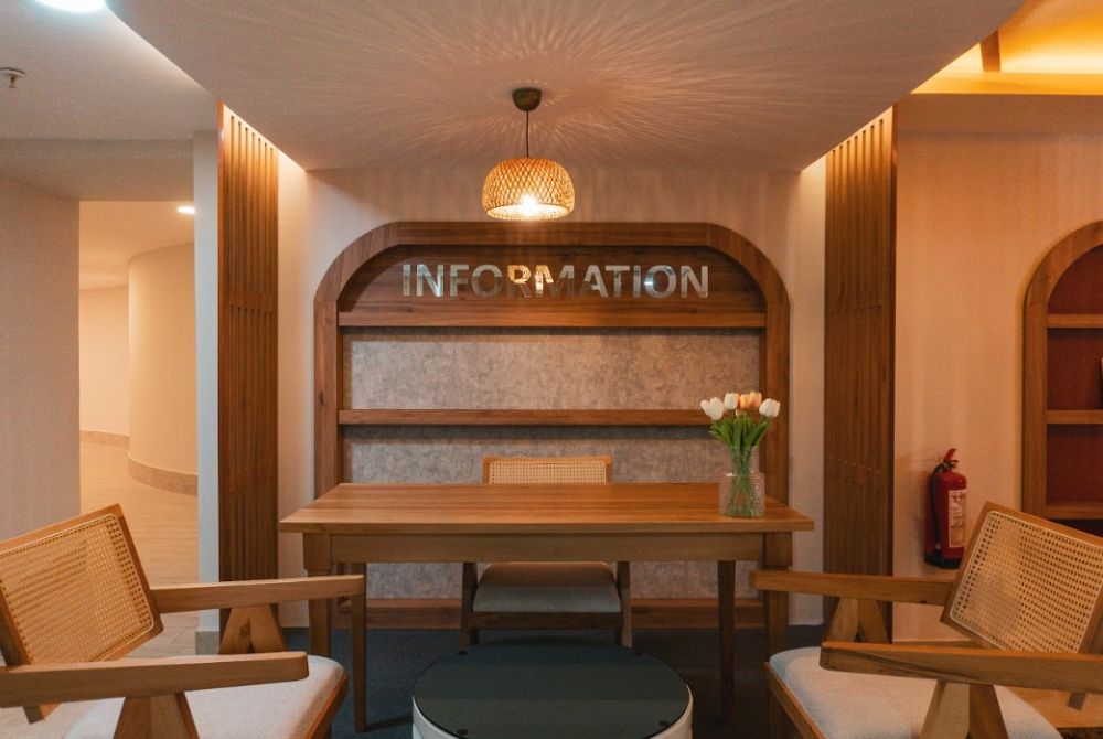Adella Side Hotel 4*