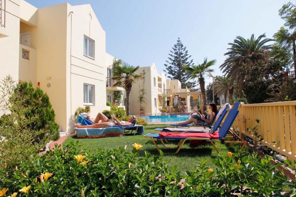 Lambrinos Suites 2*