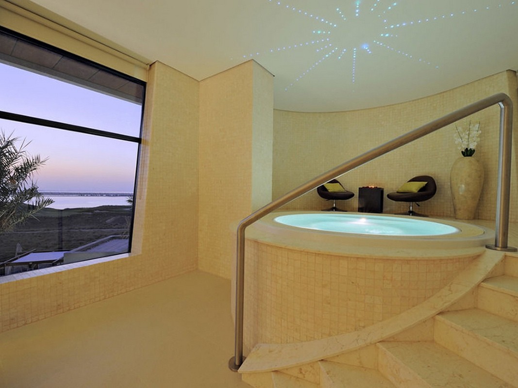 Yas Plaza Mangroves by IHG (ex. Radisson Blu Abu Dhabi Yas Island) 5*