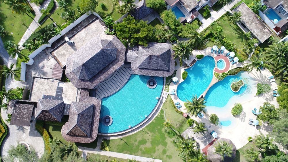 Apsara Beachfront Resort & Villas 4+