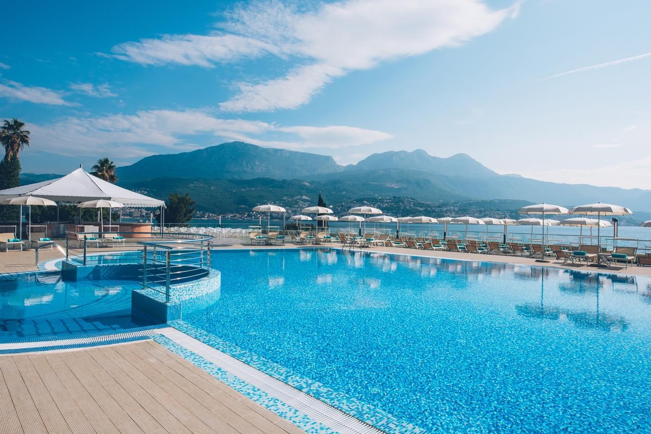 Iberostar Waves Herceg Novi-Njivice (A, B) 4*