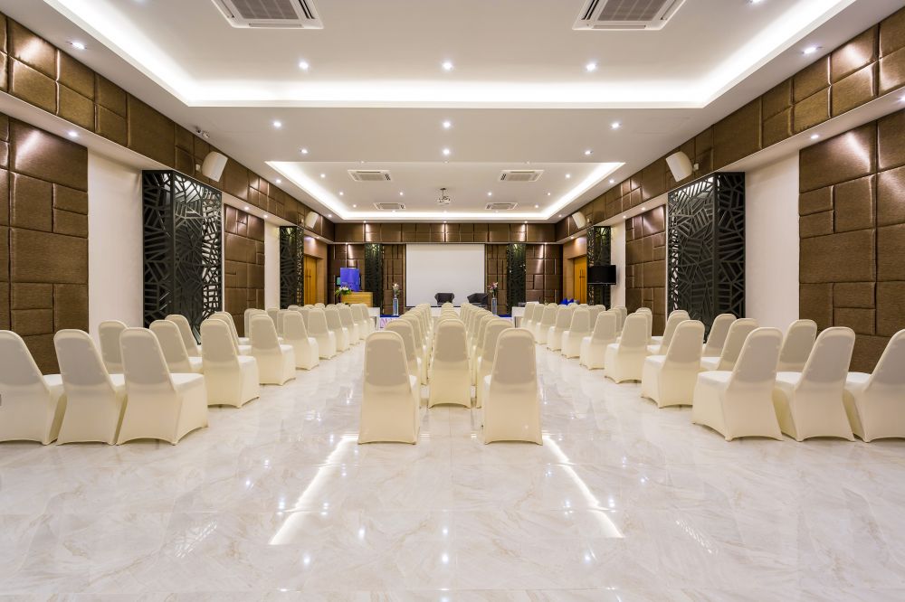 Crest Resort & Pool Villas 5*