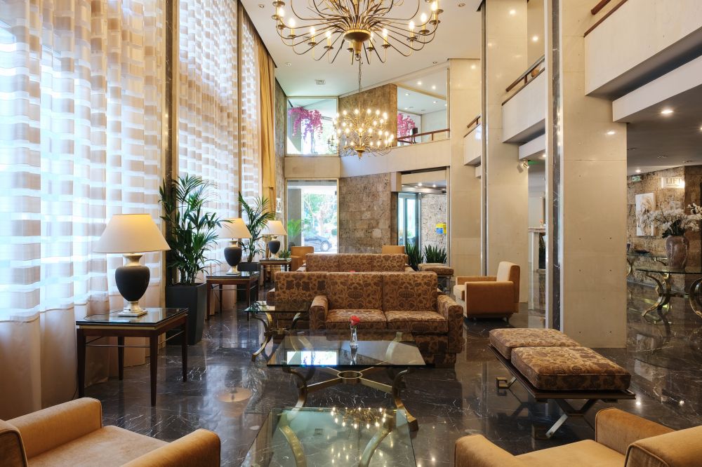 Ilisia Hotel 4*