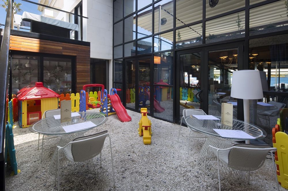 Aleksandar Hotel Restaurant & Wine Bar 4*