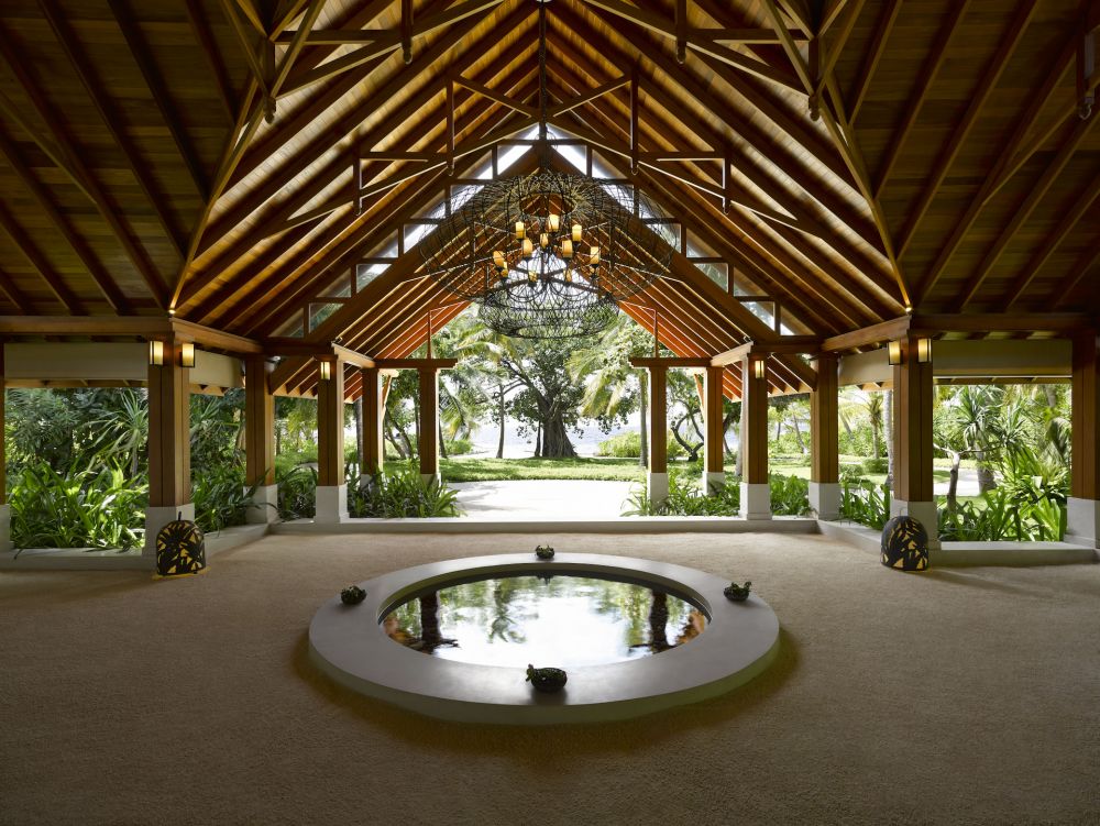 Dusit Thani Maldives 5*