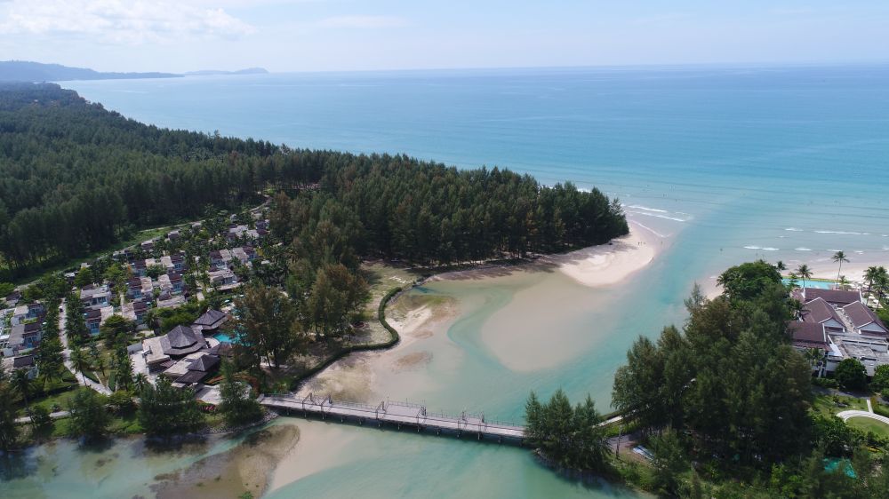 Apsara Beachfront Resort & Villas 4+