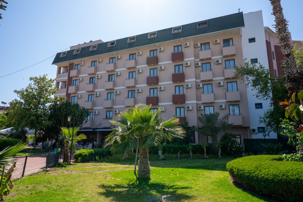 Club Aqua Plaza Hotel 5*