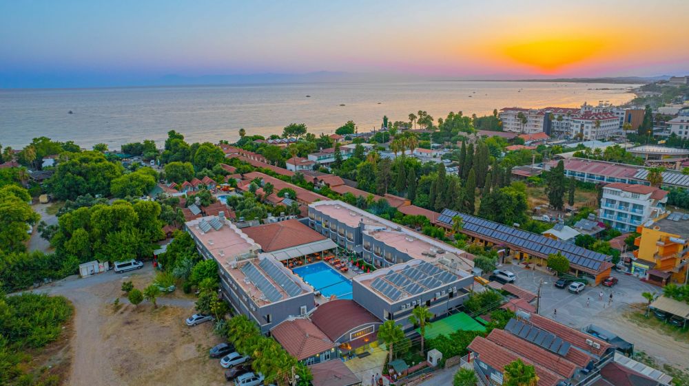 Sayanora Hotel 3*