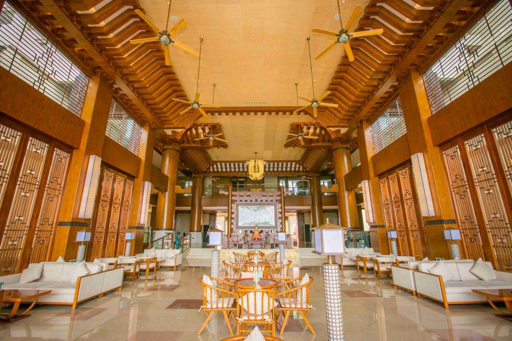 Jinghai Hotel & Resort 5*