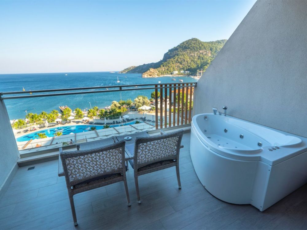 Premium With Jacuzzi Sea View, Turunc Premium 5*