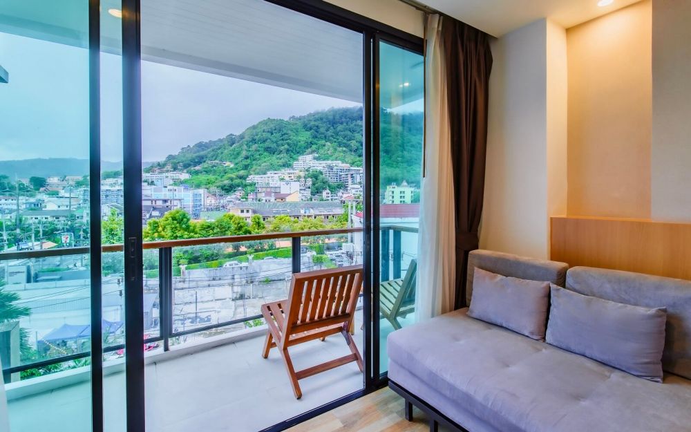 Executive Room - Pool View, The Lunar Patong 4*