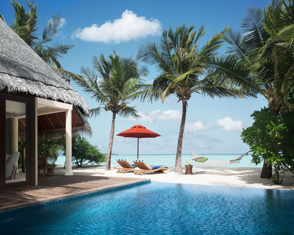 1 Bedroom Sunset Beachfront Suite with Pool, Taj Exotica Resort & Spa 5*