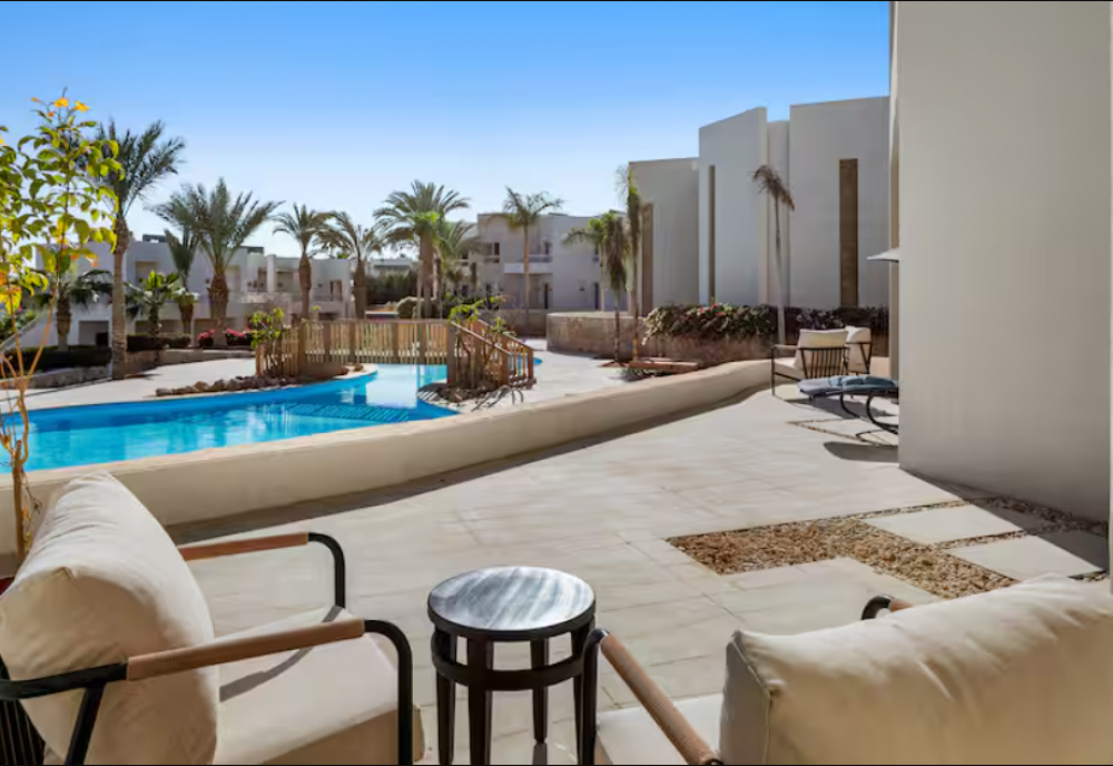 Beachside Premium Suite PV/SV, Doubletree By Hilton Sharm Bay Resort Mountain Side 4*