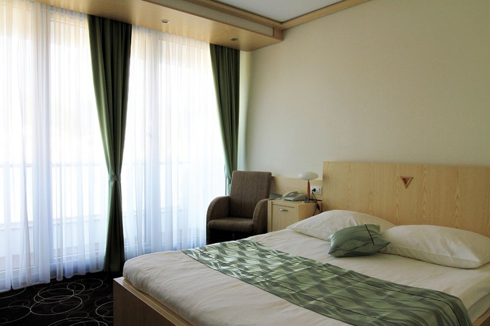 Double Forest/Park, Grand Hotel Donat 4*