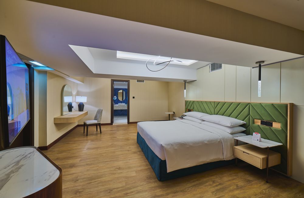 One bedroom Penthouse King Suite City View, Ramada Hotel & Suites By Wyndham Jbr (ex. Hawthorn Suites) 4*