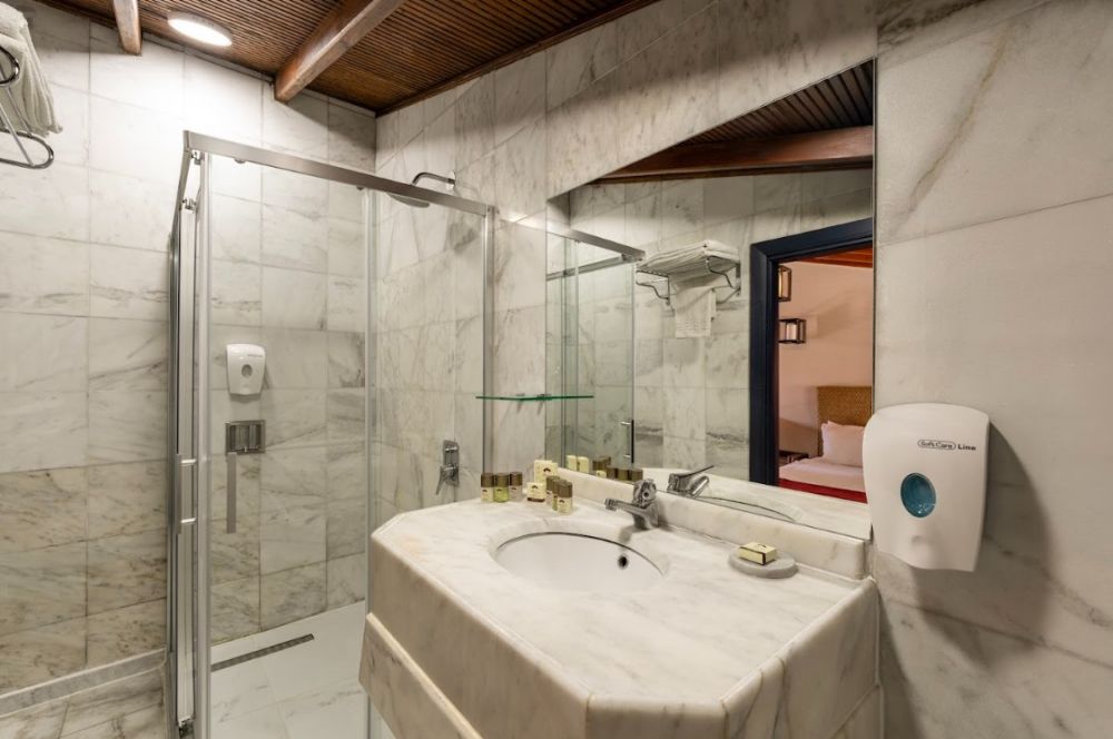 Deluxe, Alp Pasa Hotel 4*