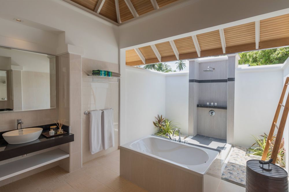 Beachfront Deluxe Bungalow, Niva Kurumba Maldives (ex. Kurumba Maldives) 5*