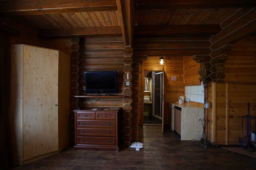 Family Junior Suite with Fireplace (Borzhava Cottage), Озеро Vita 