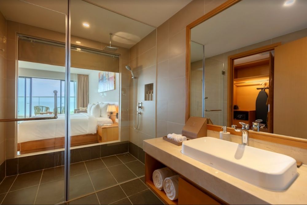 Premier Deluxe With Balcony, Selectum Noa Resort Cam Ranh 5*