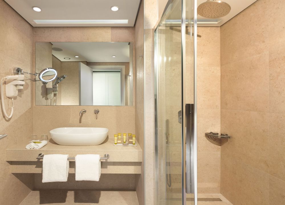 Family Room Sharing Pool, Blue Lagoon Queen 5*