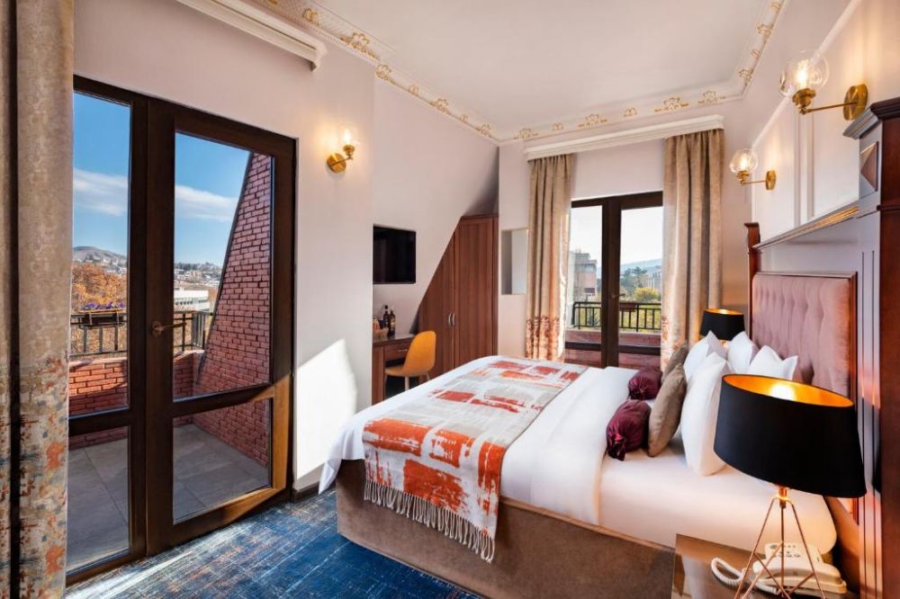 Standard Twin, River Side 4*