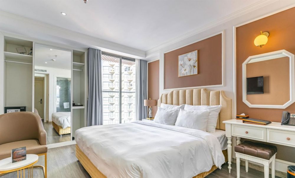 Deluxe City View, La Vague Hotel 3*