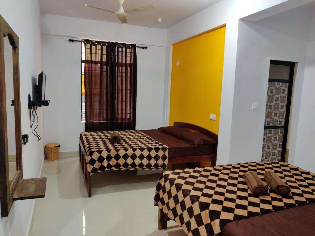 Deluxe Non AC, Prakash Holiday Inn (ex. Rishi House) 2*