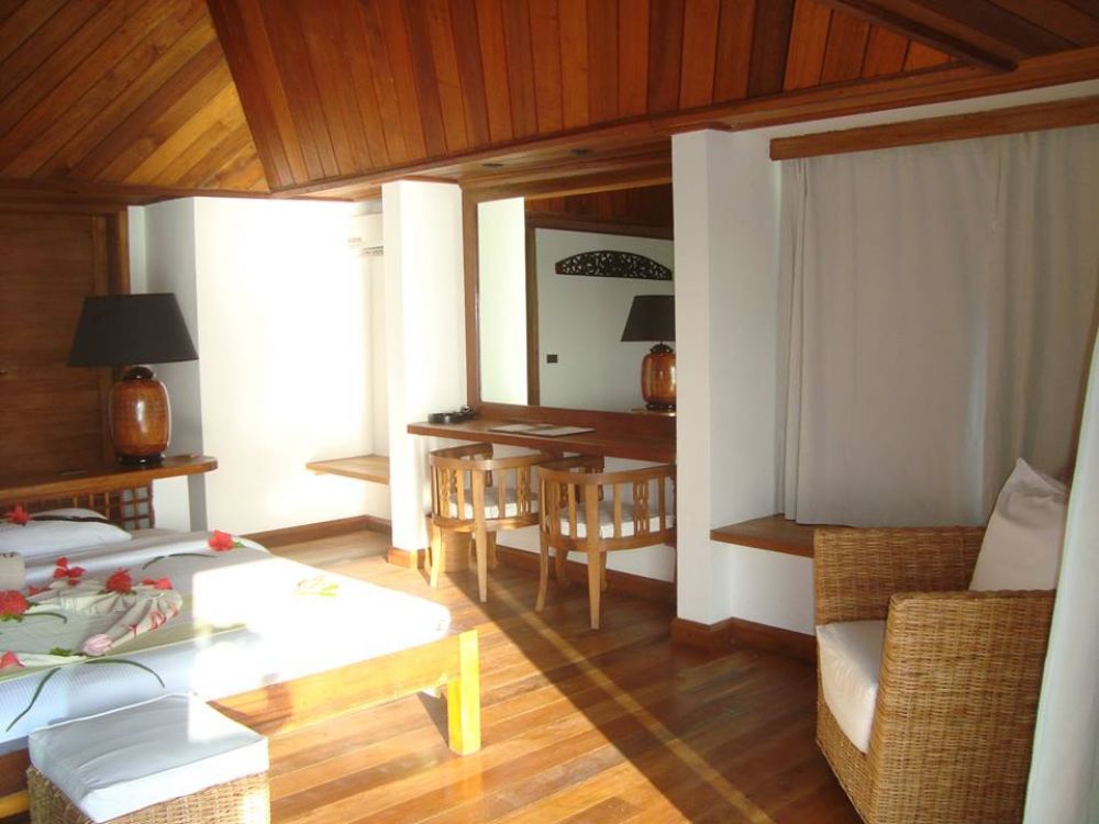 Overwater Villa, Gangehi Island Resort 5*