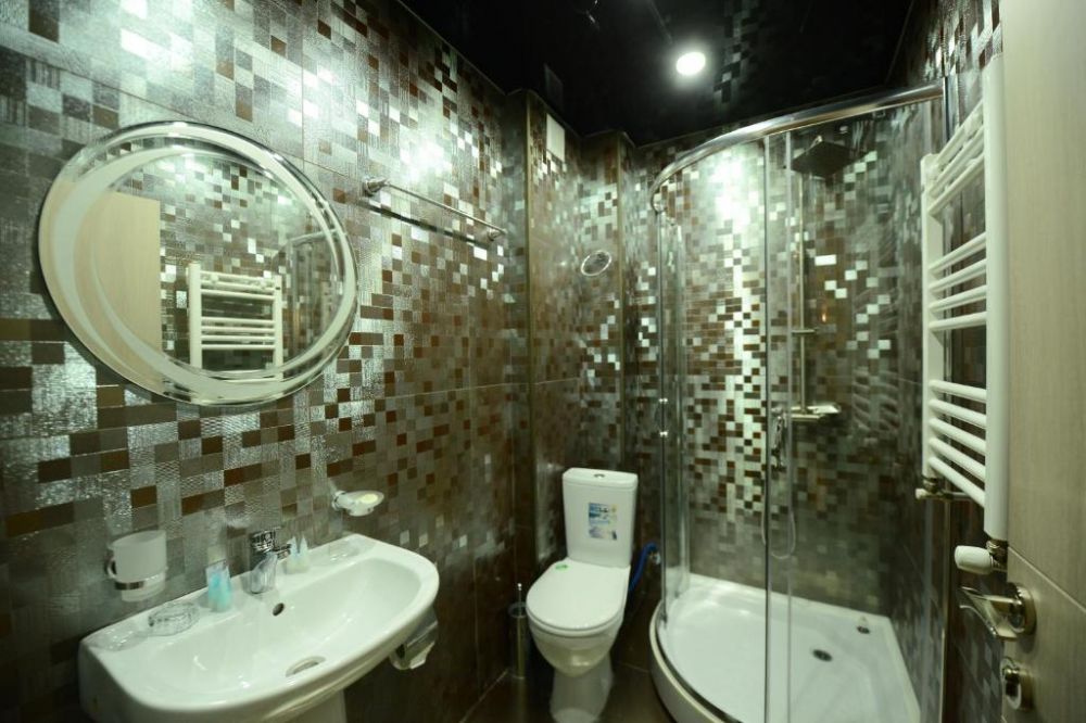 Family Studio, Aristocrat 4*