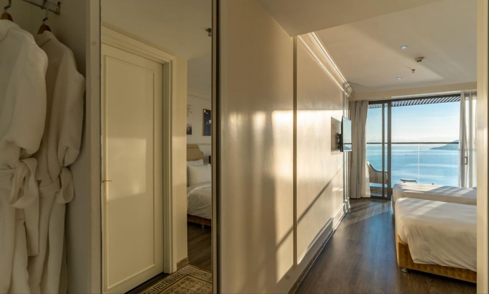 Senior Ocean View, La Vague Hotel 3*